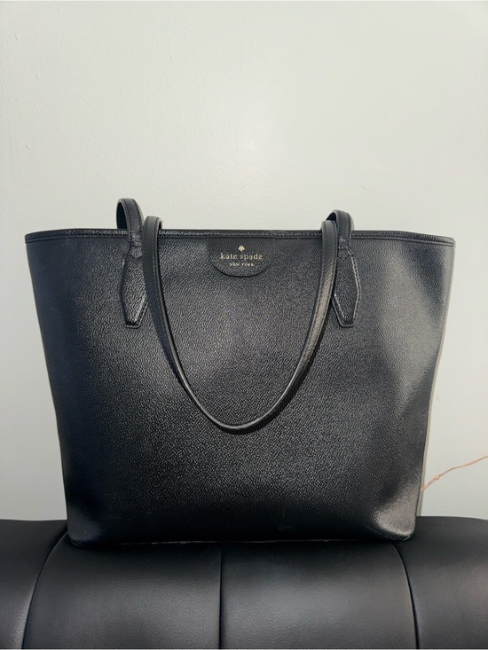 kate spade Handbags - kate spade Black Pebbled Leather Tote